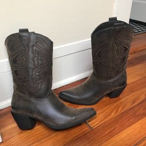 Cowgirl boots / SIZE 8 / dark brown